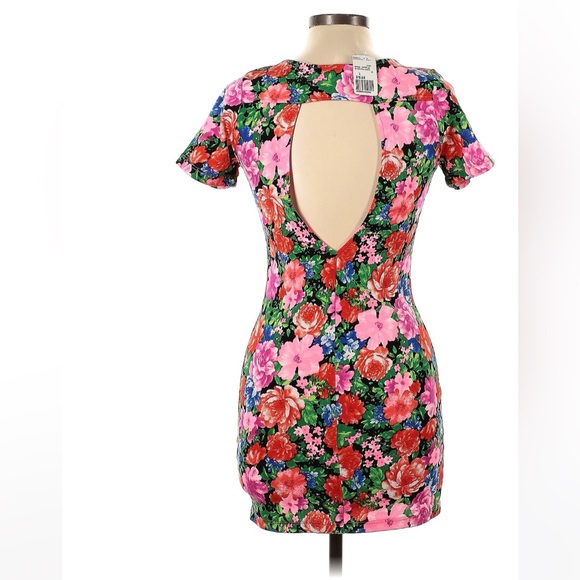 Junior Miss forever 21 size large floral dress - Picture 2 of 3